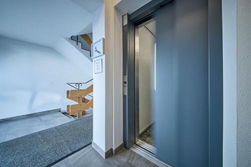Hotel Garni Tirol - image 2