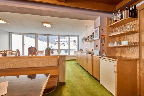 Hotel Garni Tirol - image 8