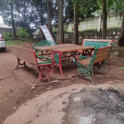 Woodside Resort and Cafe – Yelagiri, MO