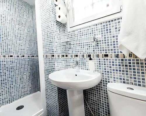 Apartment with one bedroom in Madrid with WiFi - image 7