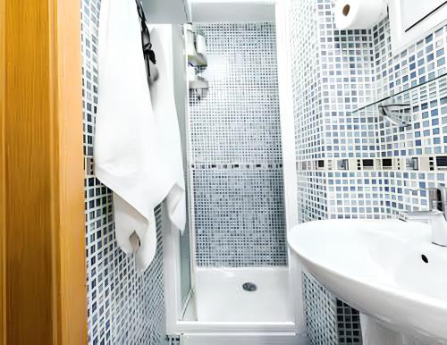 Apartment with one bedroom in Madrid with WiFi - image 6