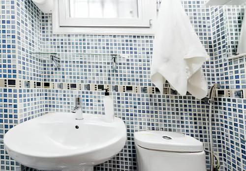 Apartment with one bedroom in Madrid with WiFi - image 5