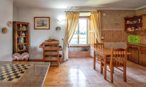 House with 4 bedrooms in Porto de Mos with wonderful lake view shared pool furnished garden 30 km from the beach - image 12