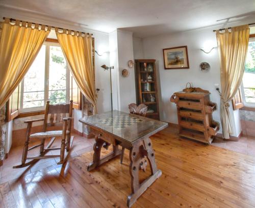 House with 4 bedrooms in Porto de Mos with wonderful lake view shared pool furnished garden 30 km from the beach - image 14