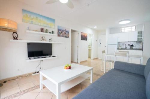 Las Americas Cattleya 3