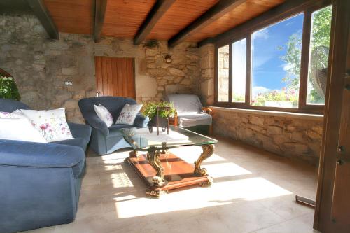 Welcoming House in Paradela with BBQ included