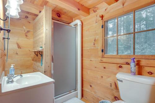Quiet Cabin on 5 Acres Less Than 2 Mi to Chain O Lakes in Eagle River, USA