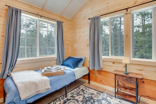 Quiet Cabin on 5 Acres Less Than 2 Mi to Chain O Lakes