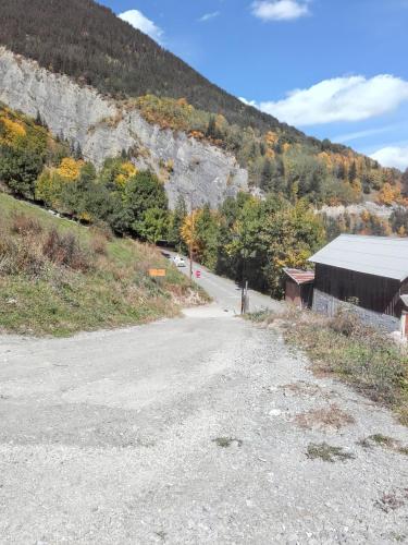 Studio in Saint Jean d'Arves with wonderful mountain view furnished garden and WiFi 6 km from the slopes - image 6