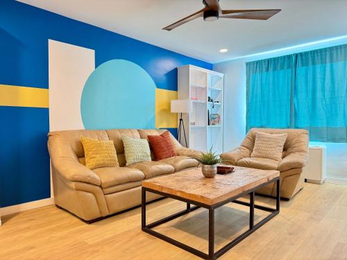 Heart Downtown 2BD Onsite Parking City View King bed LM1106 in Atlanta, USA