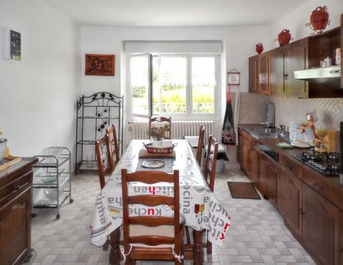 Apartment with 3 bedrooms in Toulonjac with enclosed garden and WiFi 60 km from the beach - image 9