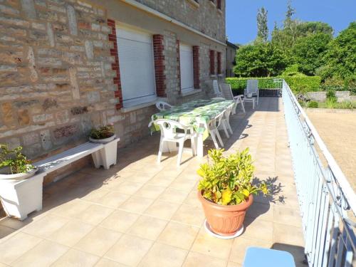 Apartment with 3 bedrooms in Toulonjac with enclosed garden and WiFi 60 km from the beach - image 14