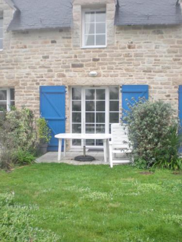 House with 2 bedrooms in Guilvinec with shared pool and enclosed garden 30 m from the beach - image 4
