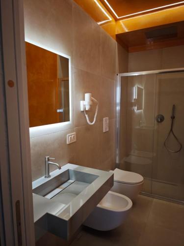 Zuhanyzó, Shanti Rooms & Apartments Castello in Bacoli