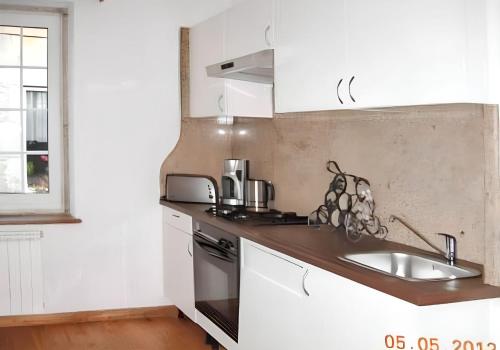 Kitchen, Comfortable house with mountain view and shared pool in Guimaraes City Center