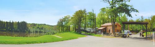 Bungalow with 2 bedrooms in Rochechouart with wonderful lake view shared pool enclosed garden 15 km from the beach - image 12