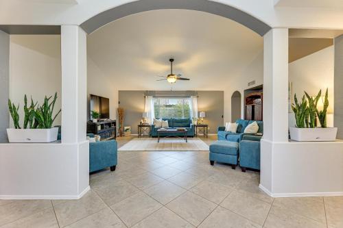 Mesa Abode with Patio and Kayaks - 4 Mi to Salt River! - image 3