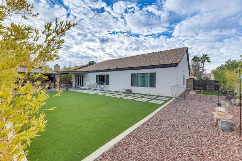 Mesa Abode with Patio and Kayaks - 4 Mi to Salt River! - image 10