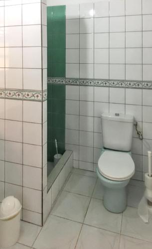 Baño, Villa Enchantée avec Vue sur mer et Piscine au Carbet (Villa Enchantee avec Vue sur mer et Piscine au Carbet) in Le Carbet