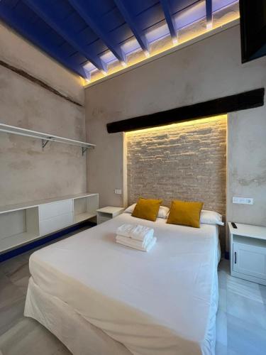 Philippe's Home Triana, Seville (photo 2)