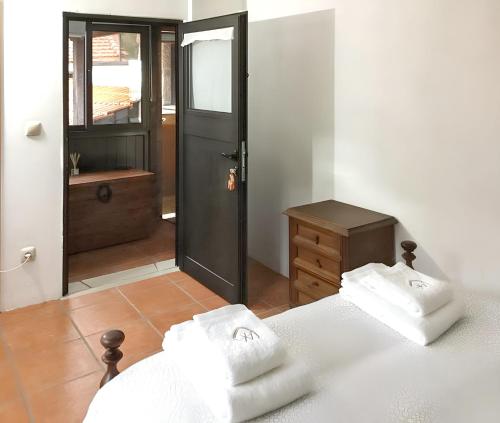 House with 2 bedrooms in Agueda with wonderful mountain view shared pool and WiFi 50 km from the beach - image 13