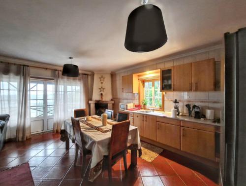 ห้องครัว, Ideal Villa in Vila Nova de Famalicão with Private Pool (Ideal Villa in Vila Nova de Famalicao with Private Pool) in โอลิเวย์รา