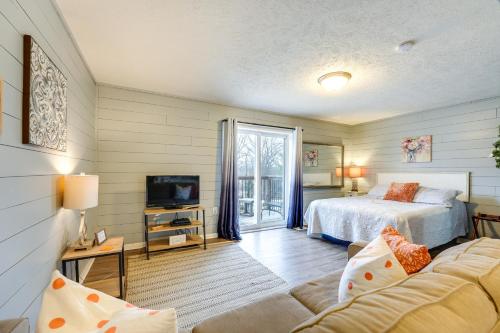 Hike, Boat, Fish and More Table Rock Lake Cottage detail