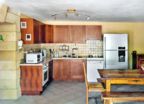 House with 3 bedrooms in Saint Victor la Coste with shared pool enclosed garden and WiFi - image 11