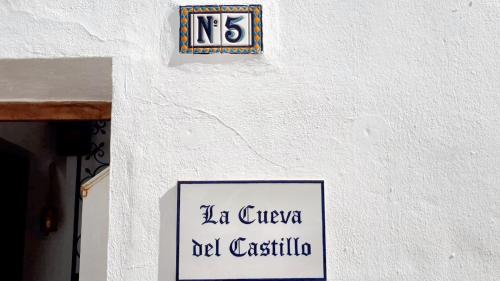 House with 2 bedrooms in Vejer de la Frontera with wonderful mountain view and furnished terrace 5 km from the beach - image 12