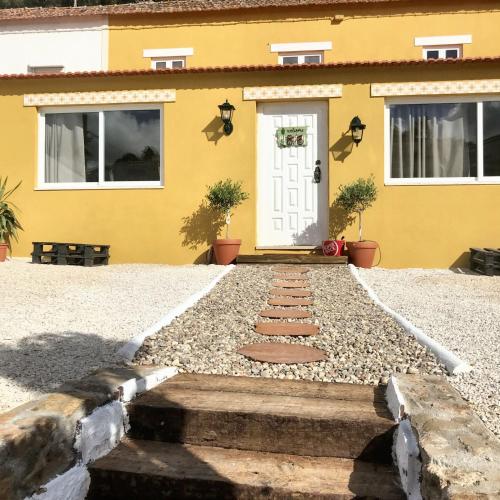 . Comfortable house in Alenquer with modern amenities