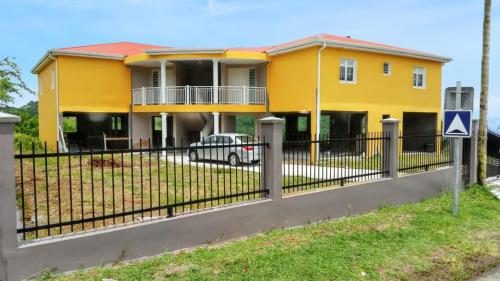 Vista exterior, Appartement spacieux avec vue montagne à Le Marin, 82 m². (Appartement spacieux avec vue montagne a Le Marin, 82 m².) in Riviere-Pilote