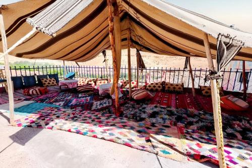 balkon/terras, Sumptuous Villa in Aït Ben Haddou with Private Pool (Sumptuous Villa in Ait Ben Haddou with Private Pool) in Anguelz