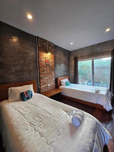 2 twin beds