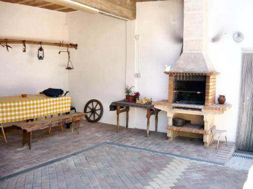 House with 4 bedrooms in Braganca with furnished terrace and WiFi 2 km from the beach - image 3