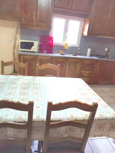 House with 4 bedrooms in Braganca with furnished terrace and WiFi 2 km from the beach - image 2