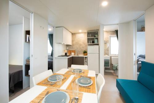 2 bedrooms, 4 beds
