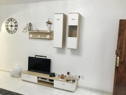 Spacious Apartment in Fnideq with Terrace and Garden, Fnidek (foto 3)
