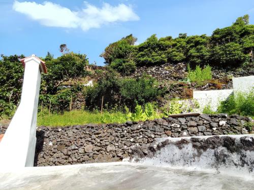 House with 3 bedrooms in Santo Amaro with wonderful sea view furnished garden and WiFi 2 km from the beach - image 9