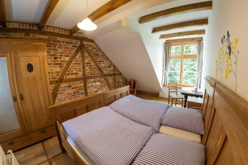 2 twin beds