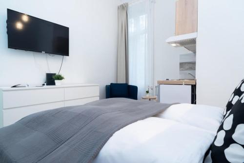 Well located charming studio - image 11