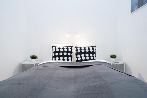 Well located charming studio 4