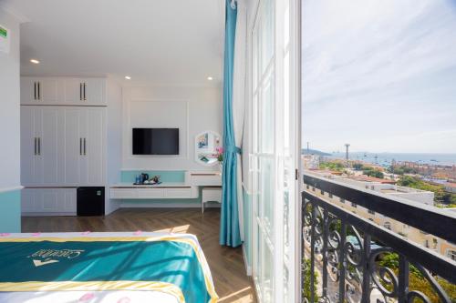 room detail thumbnail 1