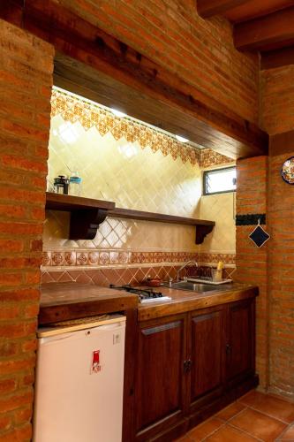 Konyha, Cabaña en Tepoztlán con vista a la montaña (Cabana en Tepoztlan con vista a la montana) in San Pedro