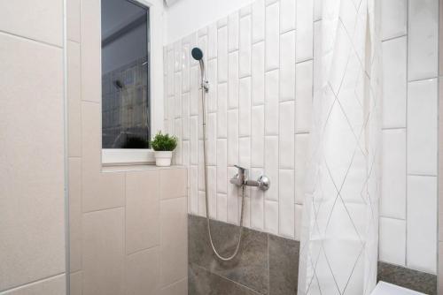Stylish apartment under the Buda castle - image 13