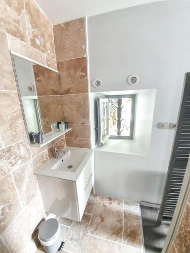 House with 3 bedrooms in Monestier with private pool furnished garden and WiFi - image 4