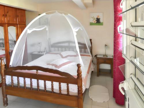 Ванна кімната, Appartement douillet avec vue sur les montagnes au Vauclin in Le Vauclin