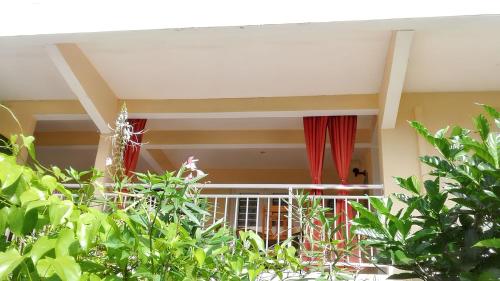 Зовнішній вигляд готелю, Appartement douillet avec vue sur les montagnes au Vauclin in Le Vauclin