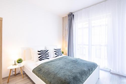Apartment room in Ultra Central - Free Parking - Sunny