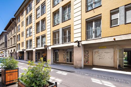 Ultra Central - Free Parking - Sunny - image 7