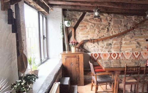 Charming House in Villasur de Herreros with Lake View in Arlanzon